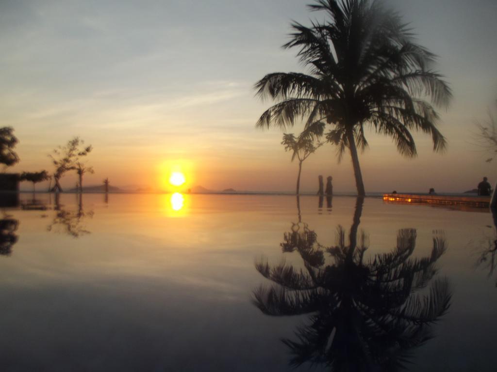 Luwansa Beach Hotel ラブハン・バジョ エクステリア 写真