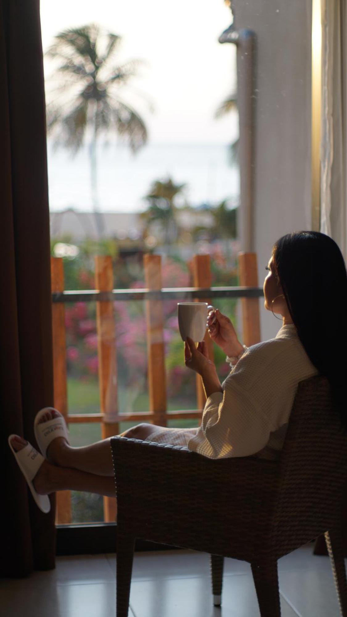 Luwansa Beach Hotel ラブハン・バジョ エクステリア 写真
