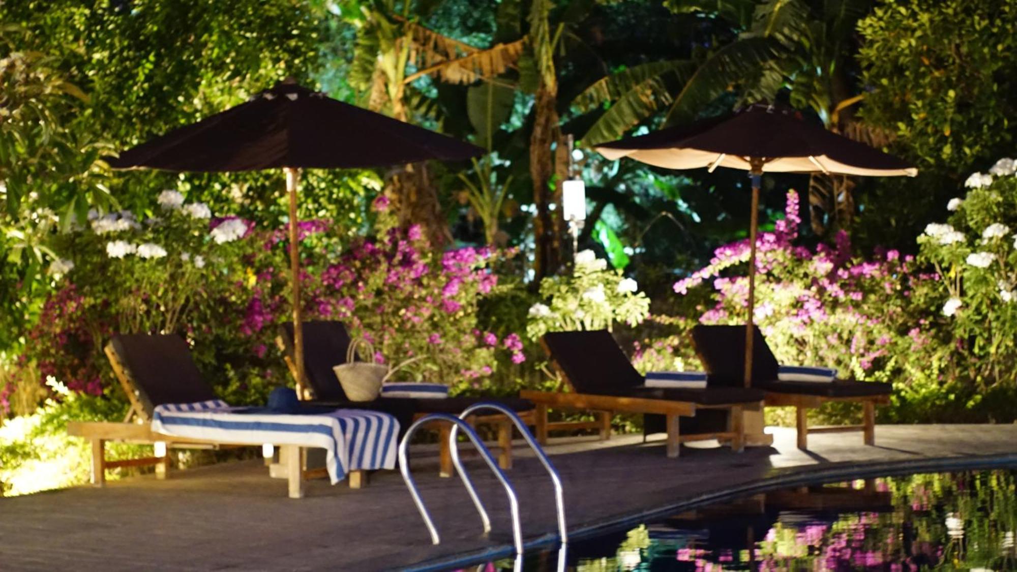 Luwansa Beach Hotel ラブハン・バジョ エクステリア 写真