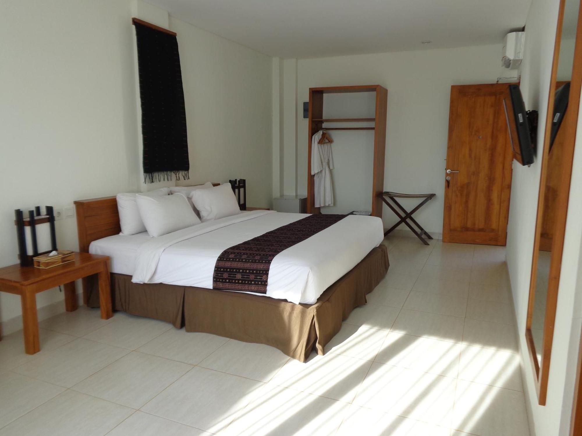 Luwansa Beach Hotel ラブハン・バジョ エクステリア 写真