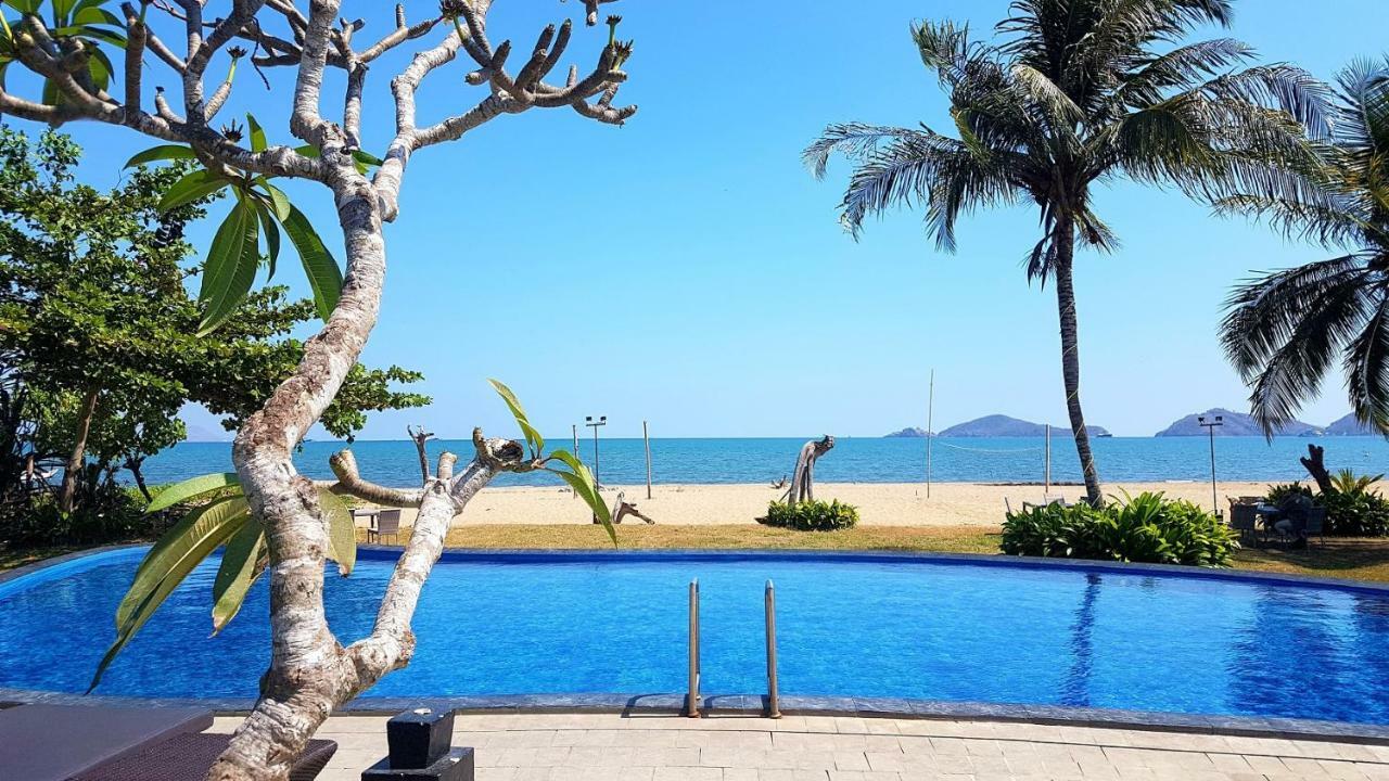 Luwansa Beach Hotel ラブハン・バジョ エクステリア 写真