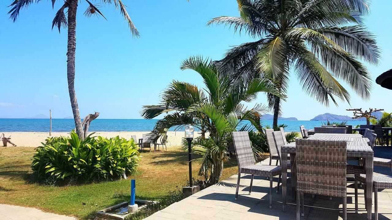 Luwansa Beach Hotel ラブハン・バジョ エクステリア 写真